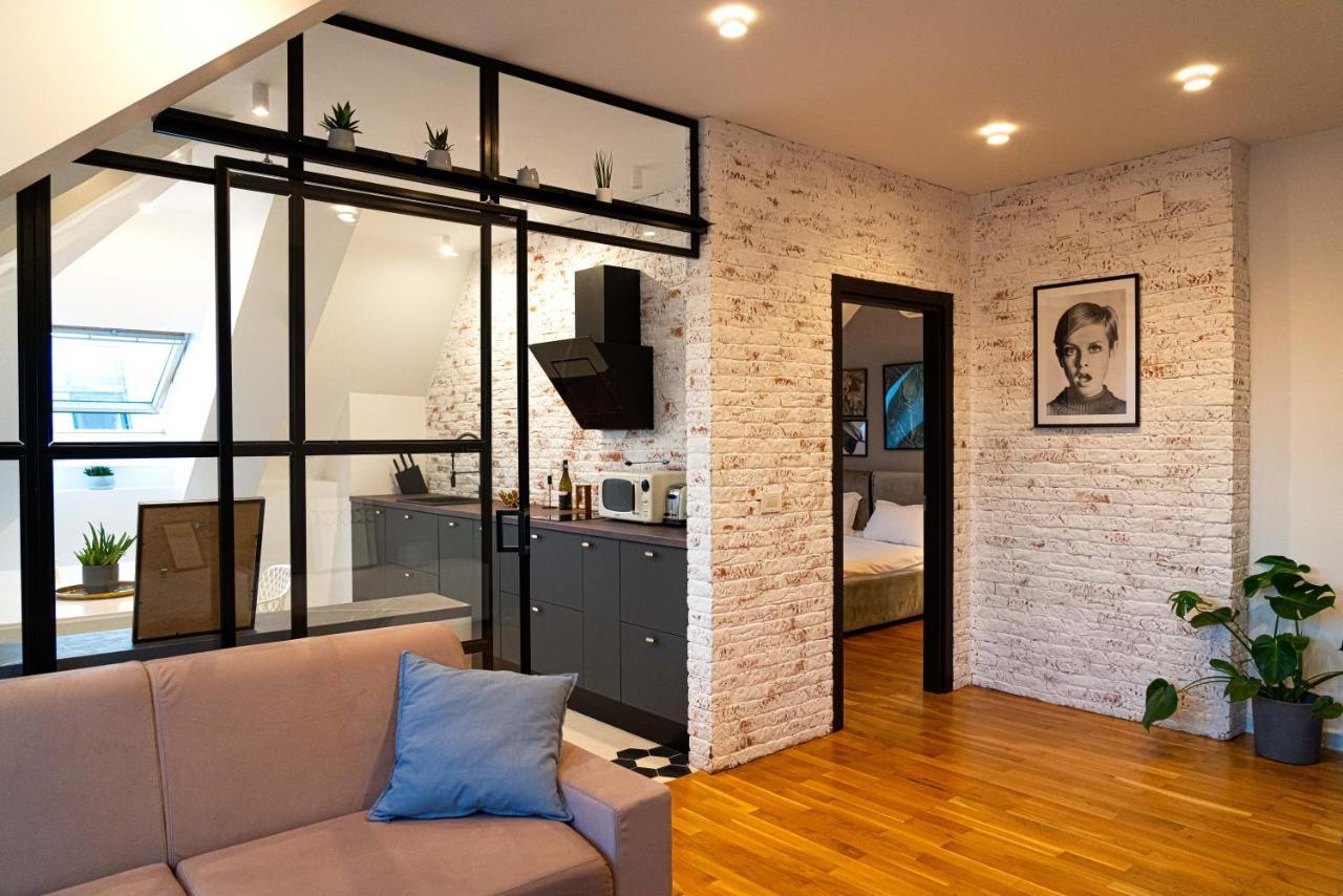Urban Oasis Apartments With Parking Bucharest Exterior photo