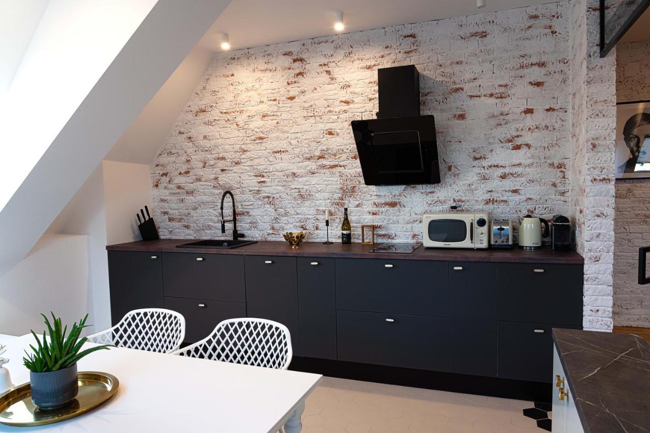 Urban Oasis Apartments With Parking Bucharest Exterior photo