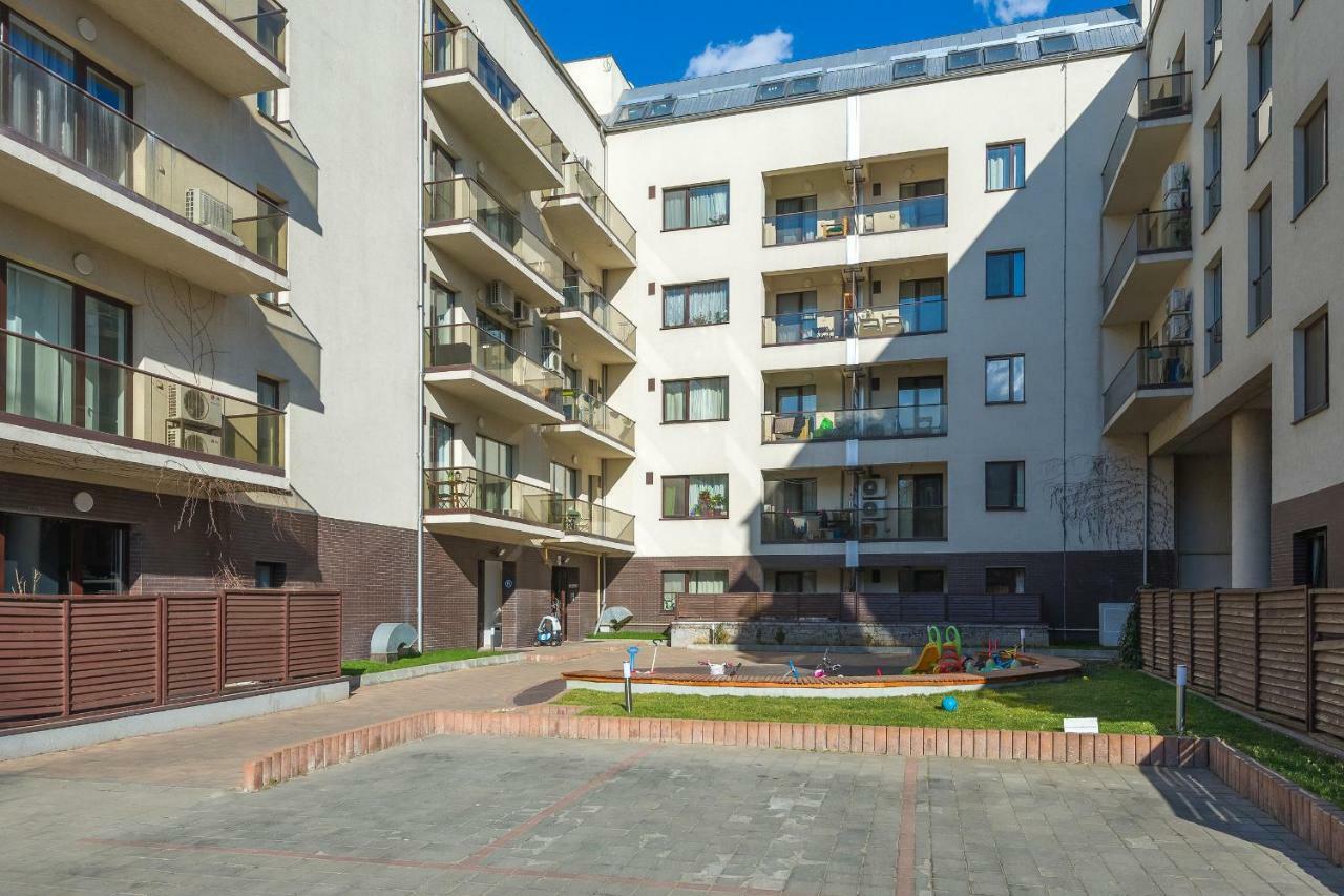 Urban Oasis Apartments With Parking Bucharest Exterior photo